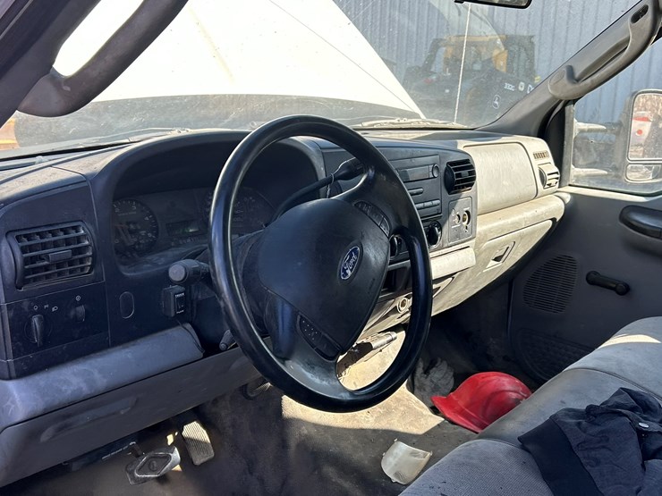 2005-ford-f550-image-62