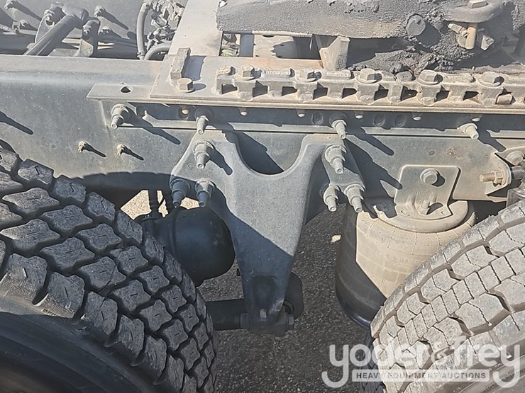 2017-international-8600-image-22