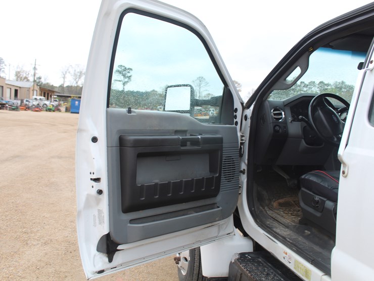 2013-ford-f650-image-9