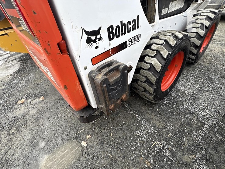 2015-bobcat-s570-image-9