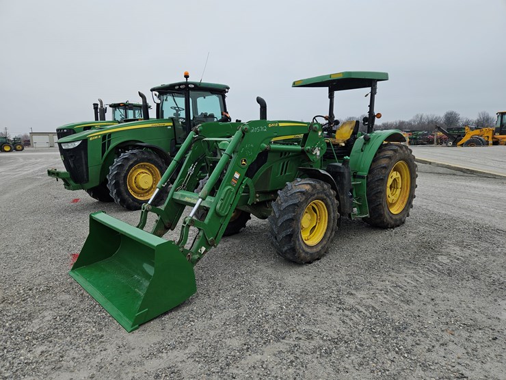 2017-john-deere-6110m-image-1