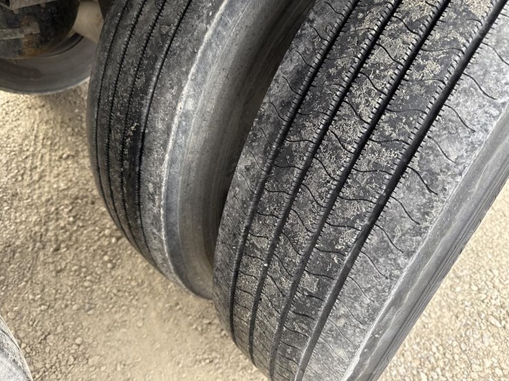 2019-utility-53'-image-32