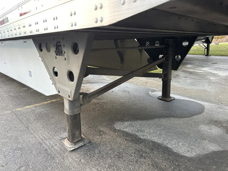 2019-utility-53'-image-8