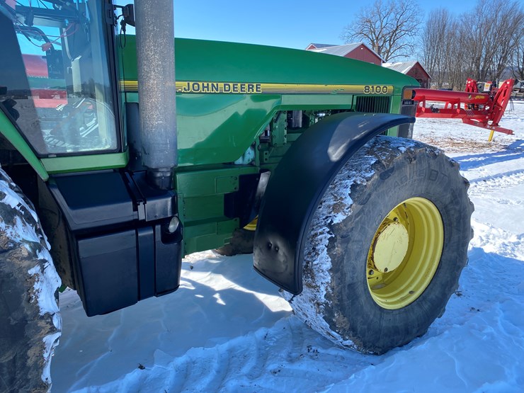 john-deere-8100-image-26