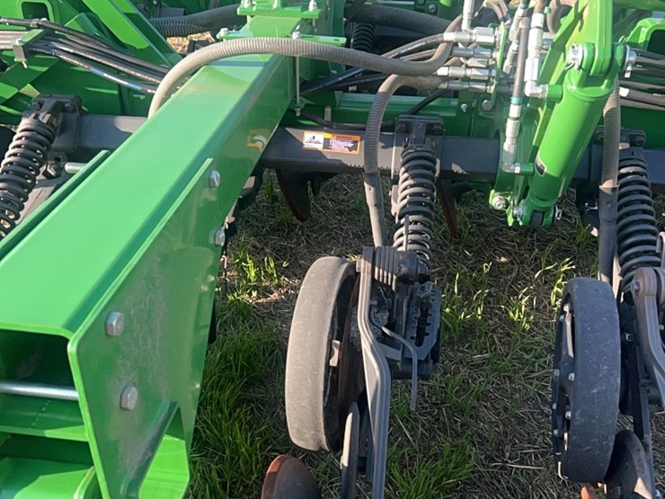 2018-john-deere-1910-image-118