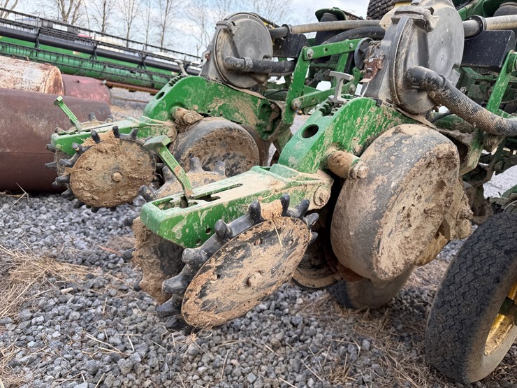 john-deere-1790-image-33