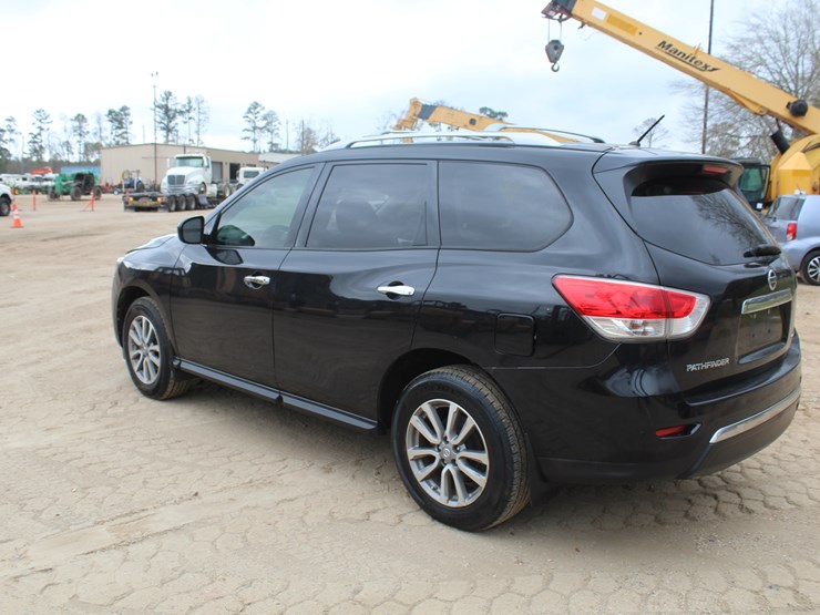 2015-nissan-pathfinder-image-5