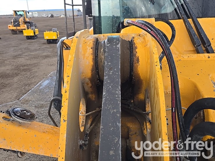 2014-volvo-l150h-image-37