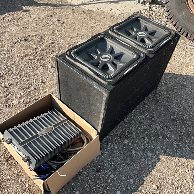 Deluxe speaker system for car or tractor