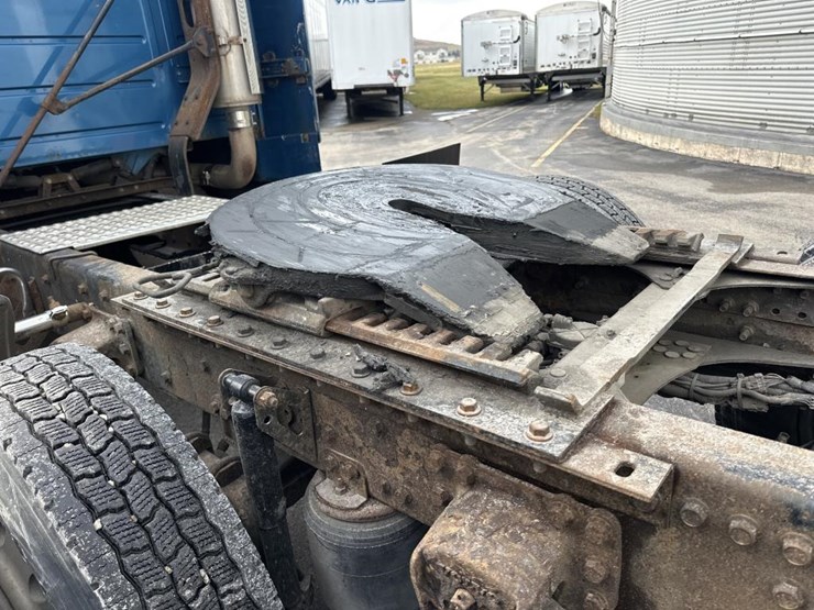 2001-volvo-10-image-25