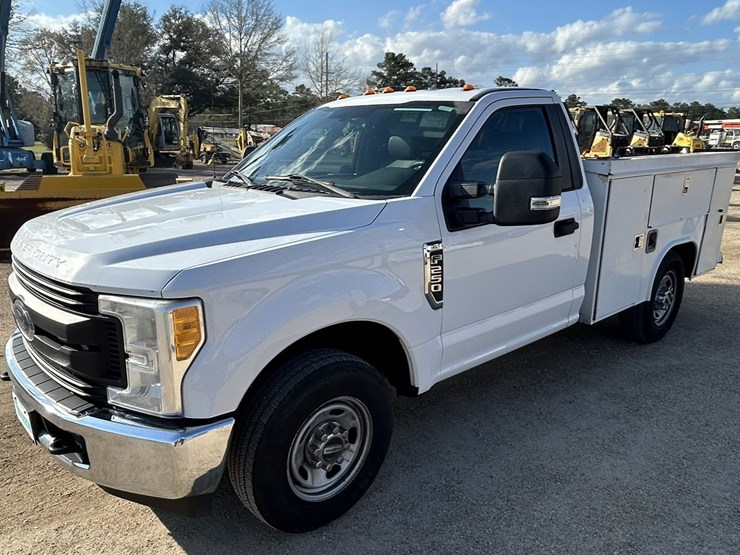 2017-ford-f250-image-1