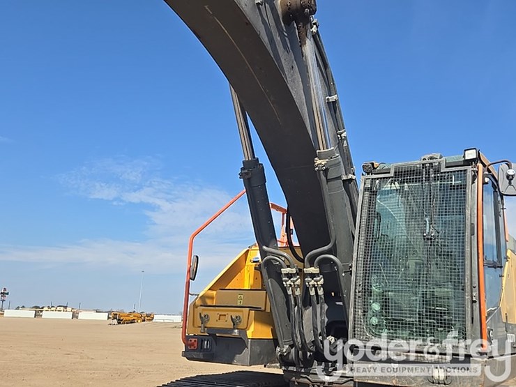 2017-volvo-ec350el-image-40