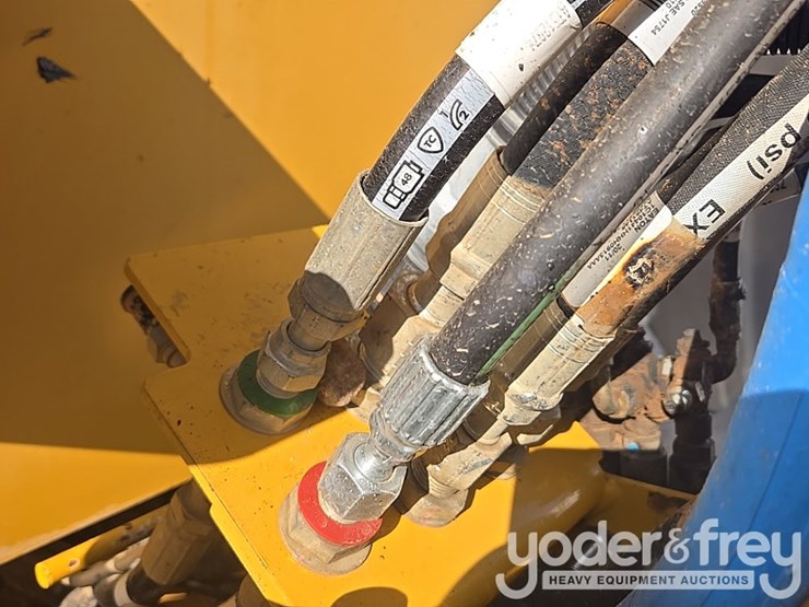 2021-deere-460e-image-35