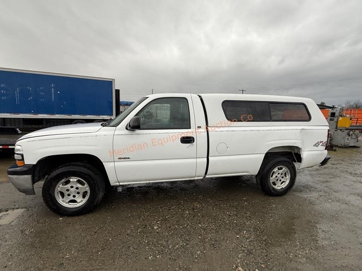 2000-chevrolet-silverado-1500-image-1