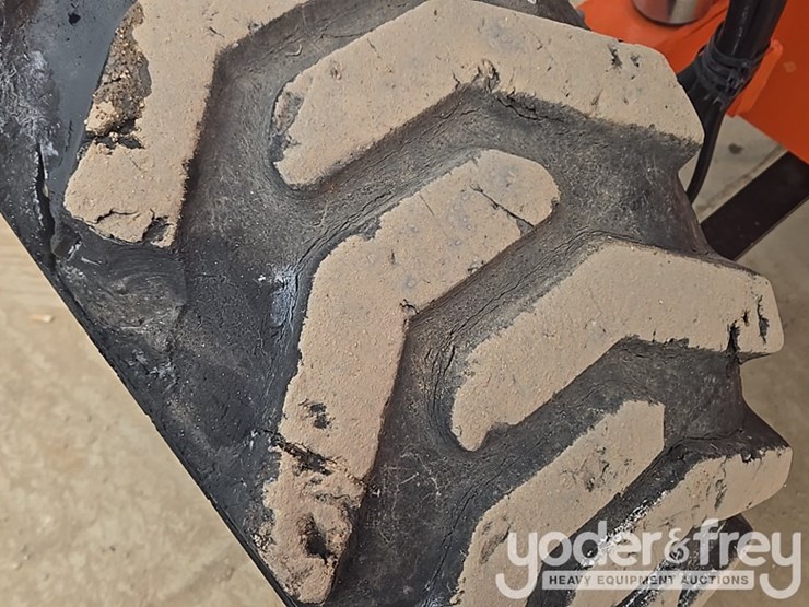 2015-jlg-600s-image-17