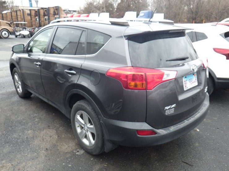 2014-toyota-rav4-image-8