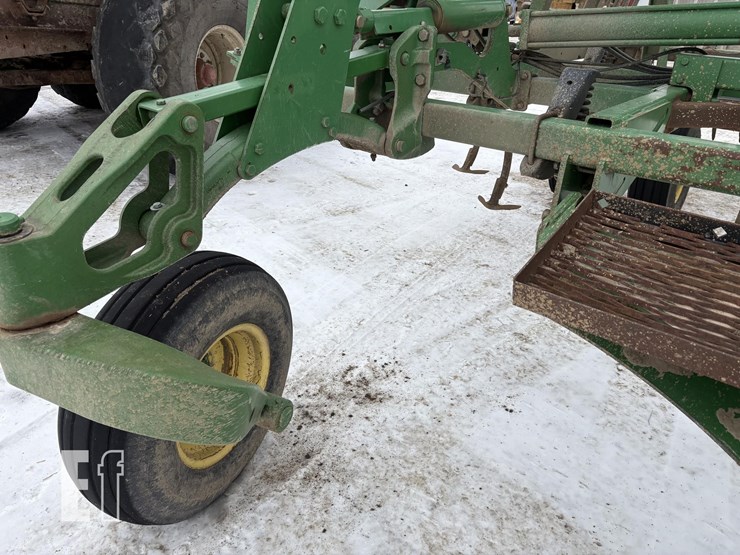 john-deere-2210-image-6