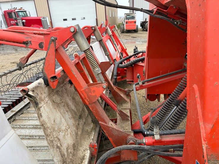 2011-kuhn-merge-maxx-900-image-18