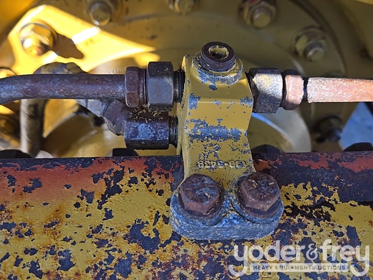 2005-caterpillar-140h-vhp-plus-image-54