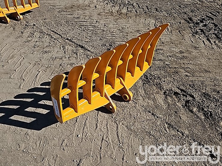 caterpillar-303-image-4