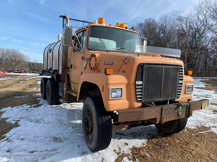 1991-ford-l9000-image-3