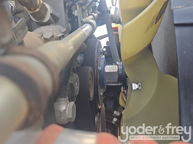 2021-freightliner-m2-106-image-101