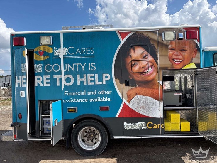 2003-freightliner-fl60-image-21