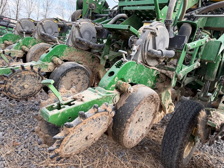john-deere-1790-image-19