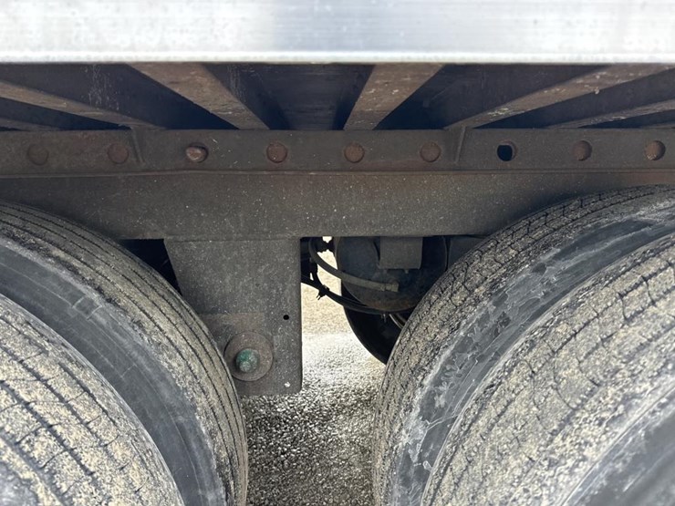 2019-utility-53'-image-12