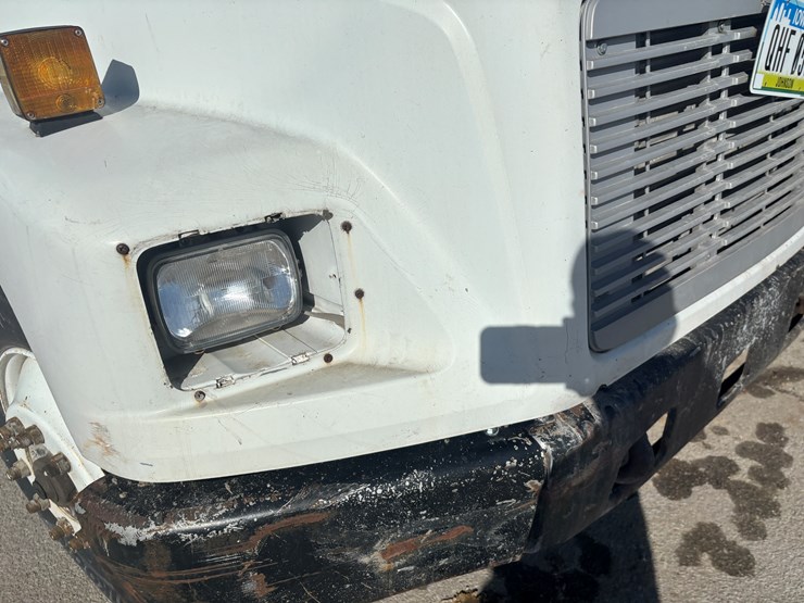 freightliner-fl70-image-15