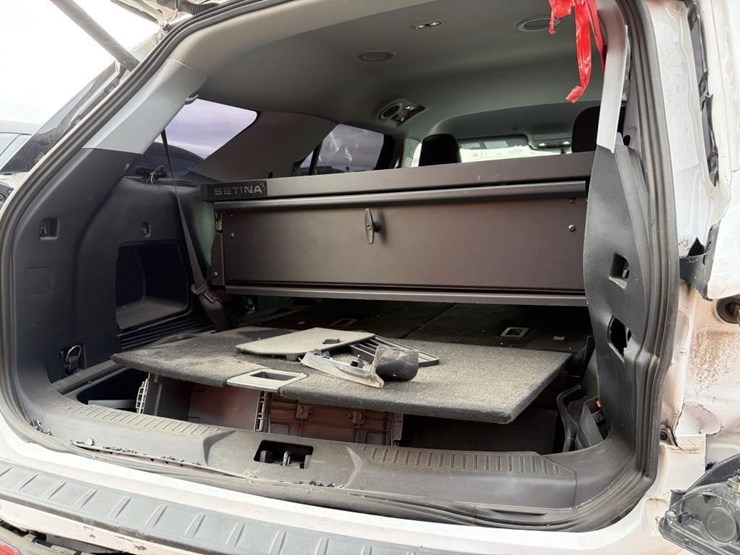 2021-ford-explorer-image-25