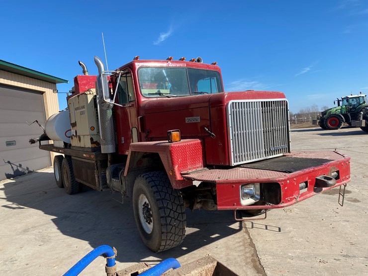 1994-international-paystar-5000-image-4