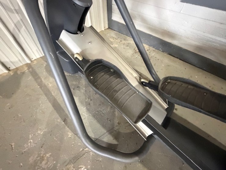 #34119-•-precor-efx524-elliptical-image-8