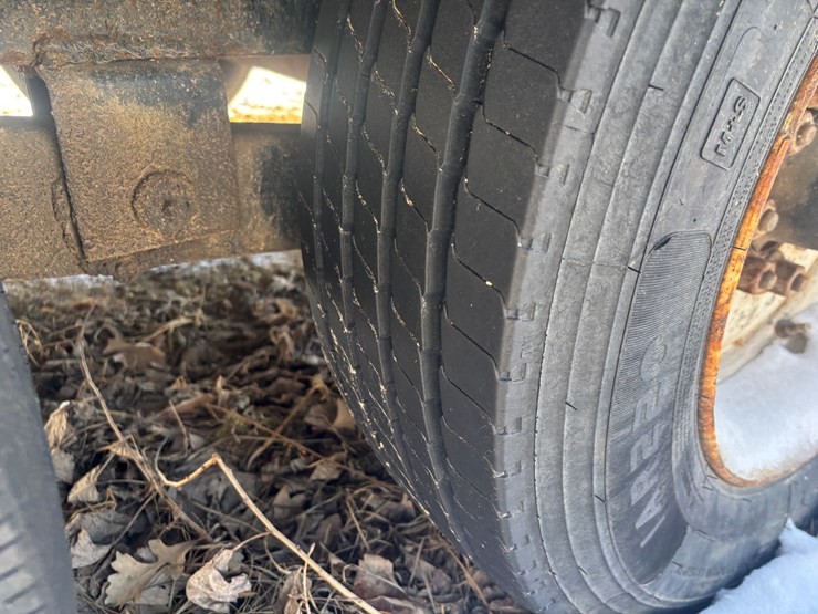 #2272-•-b-&-b-26'-equipment-trailer-image-49