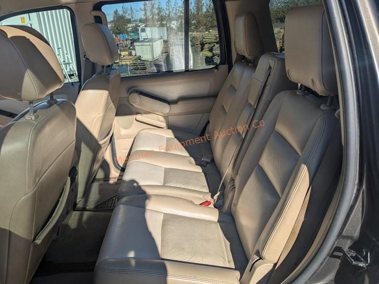 2006-ford-explorer-xlt-image-10