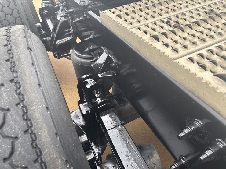 2019-peterbilt-579-image-46