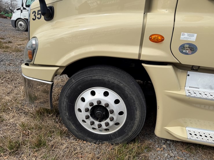 #40955-•-2016-freightliner-cascadia-t/a-daycab-truck-tractor-3akjged54gshn2294-image-29