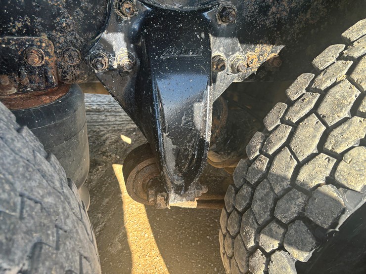 2005-sterling-lt8500-image-64