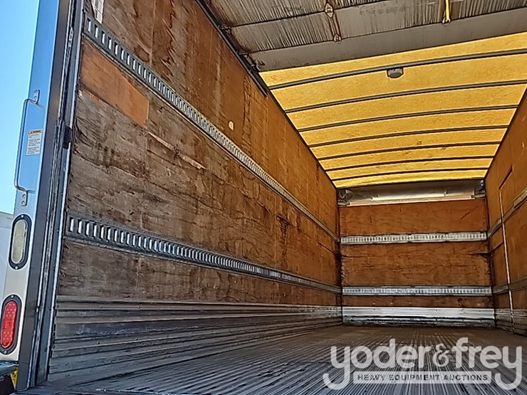 2018-peterbilt-337-image-37