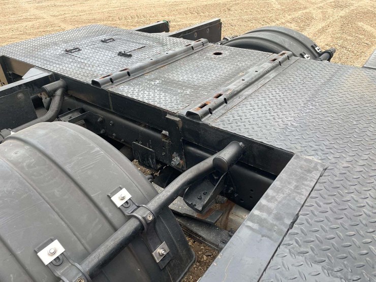 2022-dodge-3500-image-17