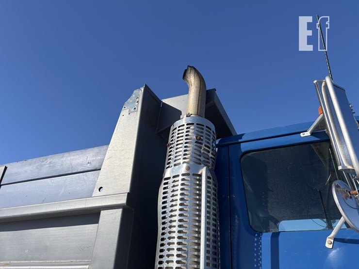 1999-international-f2674t-image-7