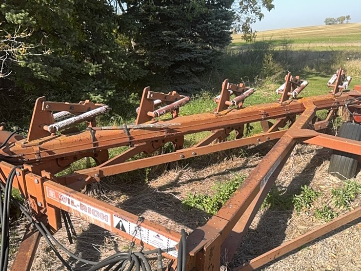 ￼wilrich-eight-bottom-auto-reset-plow,-been-parked-for-a-while,-good-working-unit-when-last-used.-image-17