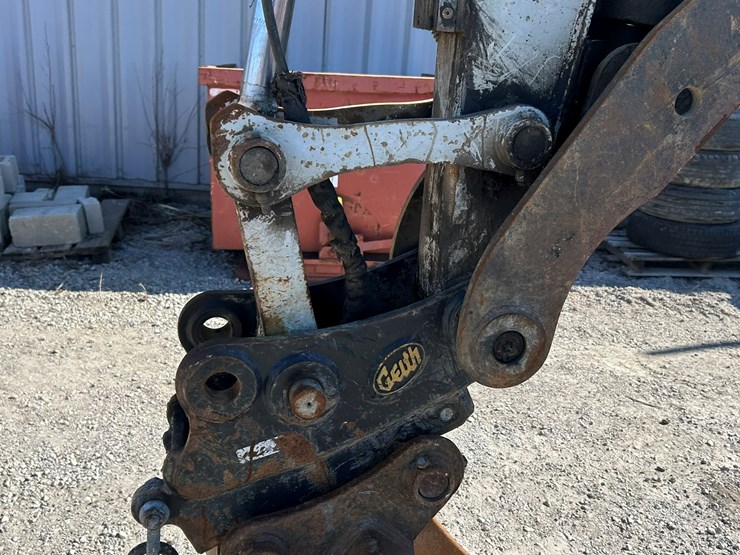 takeuchi-tb180fr-image-15