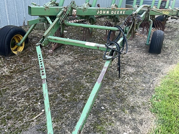 john-deere-3200-image-3