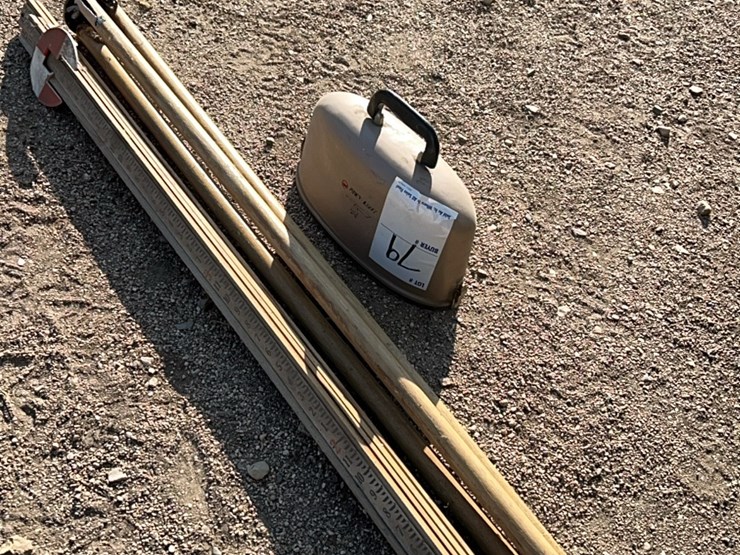 survey-tool,-complete-with-scope,-measuring-stick,-tripod-image-4