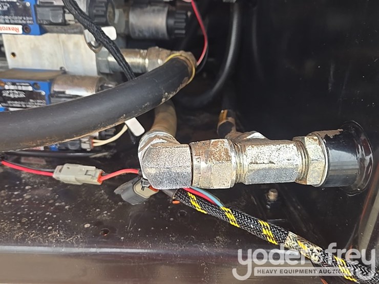 2015-jlg-600s-image-46