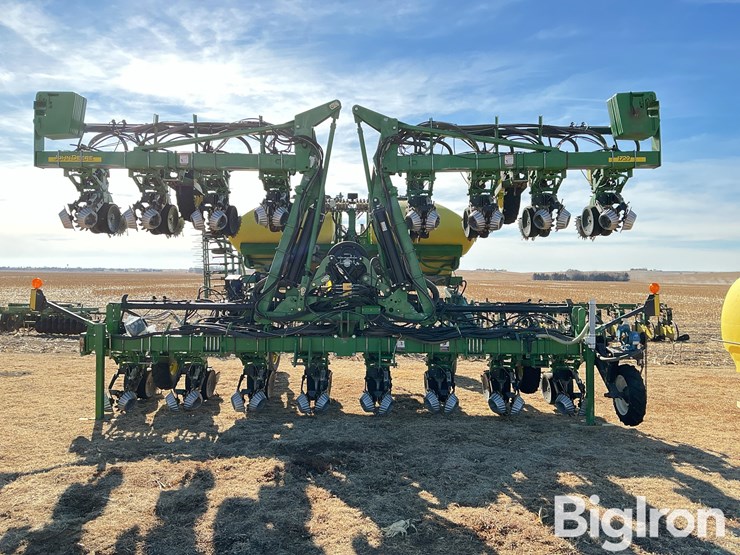 2011-john-deere-1720-ccs-image-2