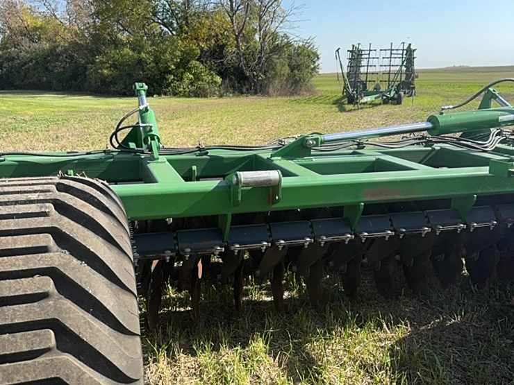 2023-john-deere-h-image-59