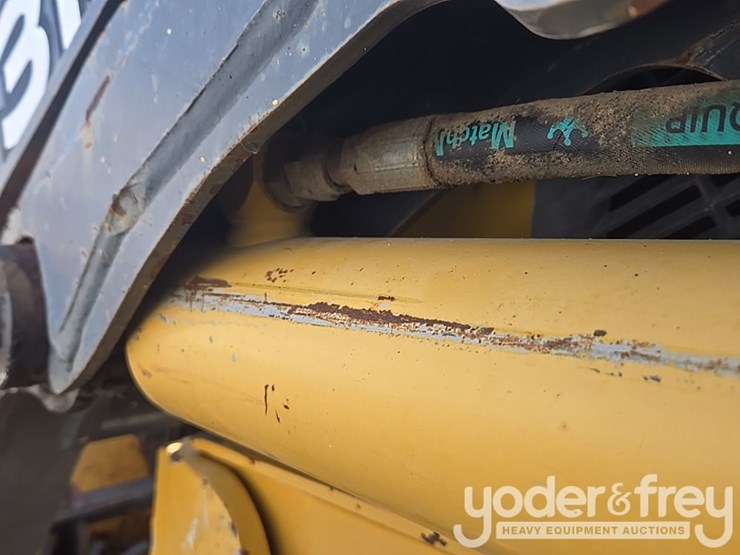 2010-deere-310sj-image-38