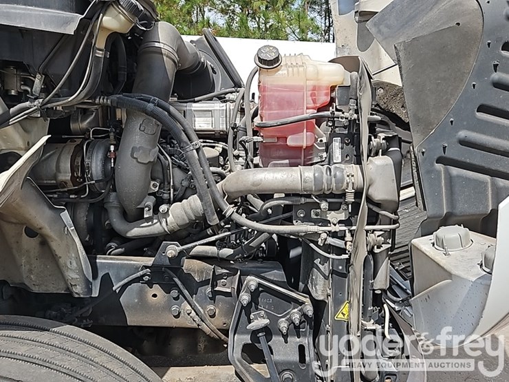 2017-international-8600-image-35